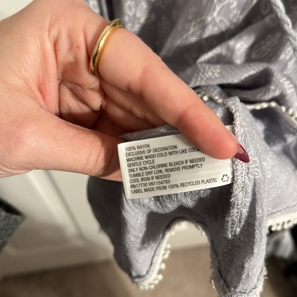 Grey tank top - Picture 4 of 5